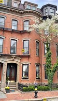 22 Rutland Sq in Boston, MA - Building Photo