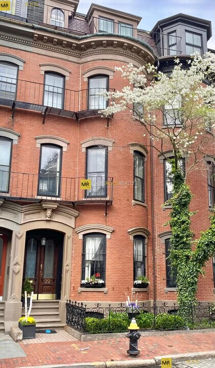 22 Rutland Sq in Boston, MA - Foto de edificio