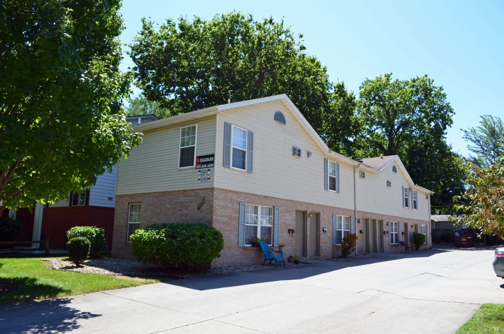 903 Franklin Ave in Normal, IL - Building Photo