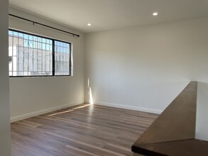 300 S Reno St in Los Angeles, CA - Building Photo - Building Photo