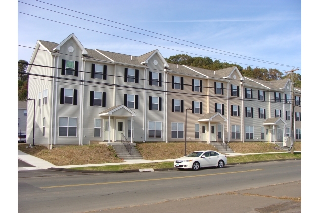 Pine Rock in Hamden, CT - Foto de edificio - Building Photo