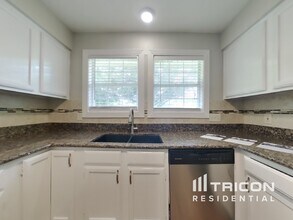 2824 Sugar Wood Dr in League City, TX - Building Photo - Building Photo