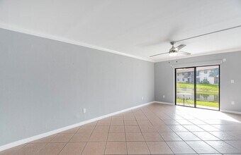 6020 Shaker Wood Cir in Tamarac, FL - Building Photo - Building Photo