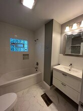 1050 E Pacific St in Springfield, MO - Building Photo - Building Photo