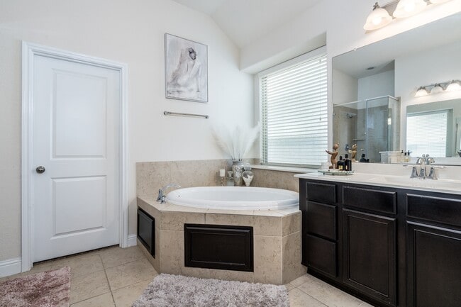 property at 19514 Juniper Breeze Ln