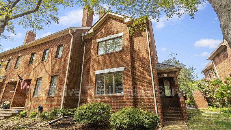 1345 Llewellyn Ave in Norfolk, VA - Foto de edificio