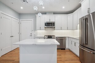 106 Montgomery St, Unit 1A in Bloomfield, NJ - Building Photo