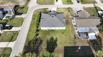 4022 SW 7th Pl in Cape Coral, FL - Building Photo - Building Photo