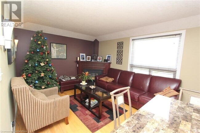 632 Columbia Forest Blvd in Waterloo, ON - Building Photo - Building Photo