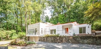 4039 8th St S in Arlington, VA - Building Photo