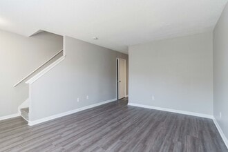Jamestown Pointe Apartments in Greenville, SC - Building Photo - Building Photo