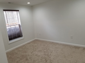 1524 Santander Dr in Gainesville, VA - Building Photo - Building Photo