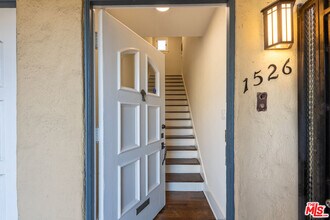 1526 Myra Ave in Los Angeles, CA - Building Photo - Building Photo