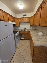 412 W Monroe Ave in Las Vegas, NV - Building Photo - Building Photo