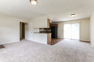 426 Pleasant Dr in New Whiteland, IN - Foto de edificio - Building Photo