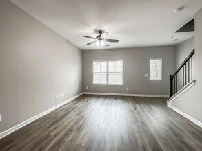 1056 Bayrose Cir in East Point, GA - Building Photo - Building Photo