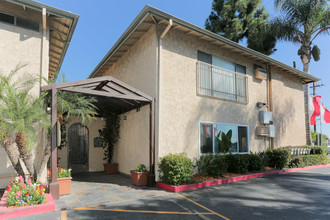 Rosemead Place in Pico Rivera, CA - Foto de edificio - Building Photo