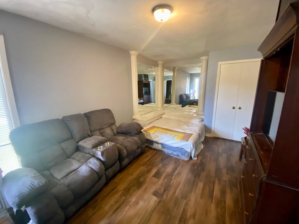 6472 Lyndon B Johnson Dr, Unit Garden of Eden Elder Home in Jackson, MS - Building Photo