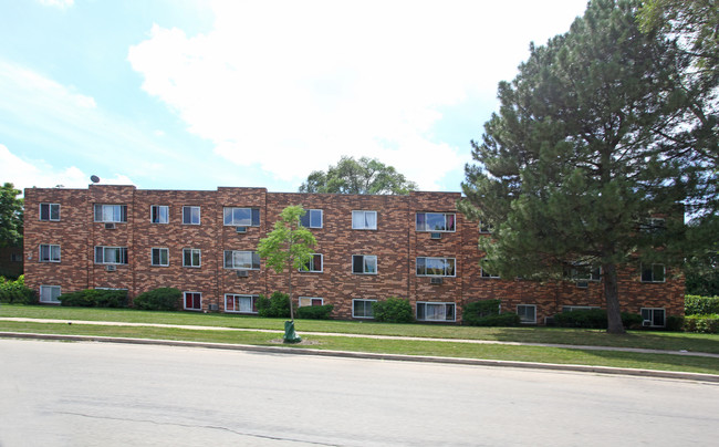 40-50 Briar St in Glen Ellyn, IL - Foto de edificio - Building Photo