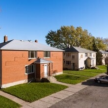 U-Crest Apartments in Buffalo, NY - Foto de edificio - Building Photo
