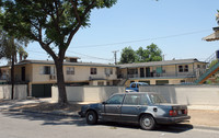 3575 Ottawa Ave in Riverside, CA - Foto de edificio - Building Photo