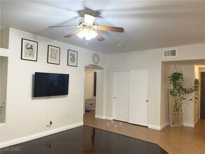 6201 E Lake Mead Blvd in Las Vegas, NV - Building Photo - Building Photo
