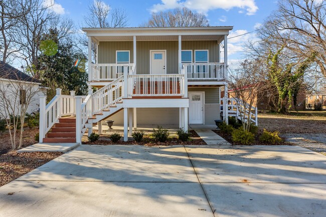 property at 223 W 5th St