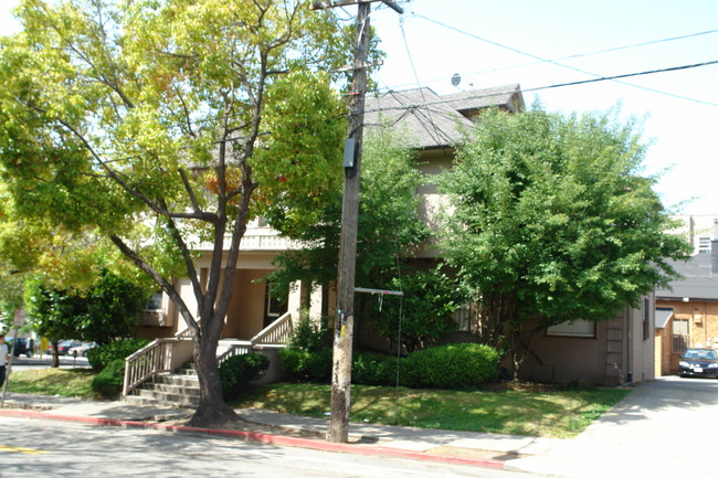 2316 Bowditch St in Berkeley, CA - Foto de edificio - Building Photo