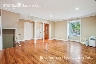 8763 Ridge Hollow Ct in West Springfield, VA - Building Photo - Building Photo