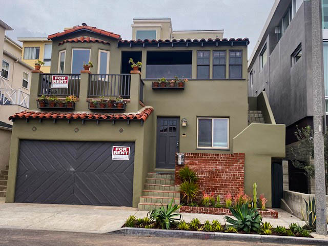 2912 Manhattan Ave, Unit Lower in Manhattan Beach, CA - Building Photo