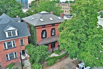 522 Franklin St in Buffalo, NY - Foto de edificio - Building Photo
