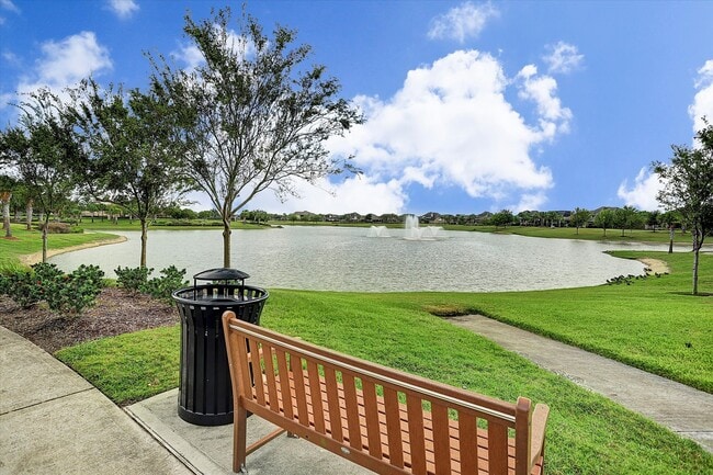 property at 4812 La Piedra Ln