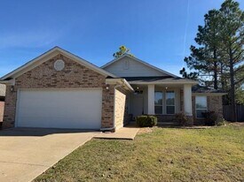 105 Great Oaks Dr in Norman, OK - Building Photo