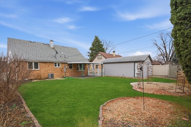 8912 Windsor Ln in Bridgeview, IL - Building Photo - Building Photo