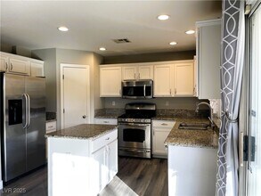 10031 Candle Canyon Ct in Las Vegas, NV - Building Photo - Building Photo
