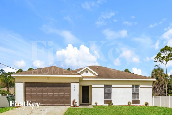 2489 Atwater Dr in North Port, FL - Building Photo