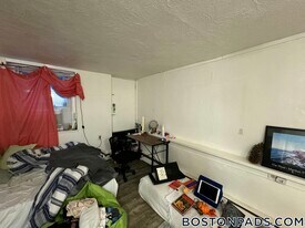 40 Anderson St, Unit B in Boston, MA - Building Photo