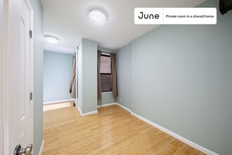 Private bedroom in 3 bed/1 bath Home in New York, NY - Building Photo - Building Photo