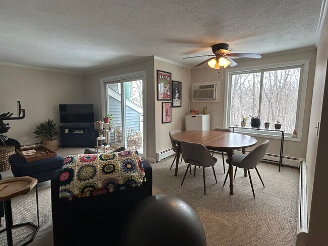 5 Wake Robin Rd, Unit 209 in Lincoln, RI - Building Photo - Building Photo