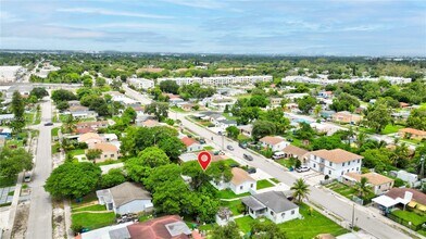 1036 NW 75th St in Miami, FL - Building Photo - Building Photo