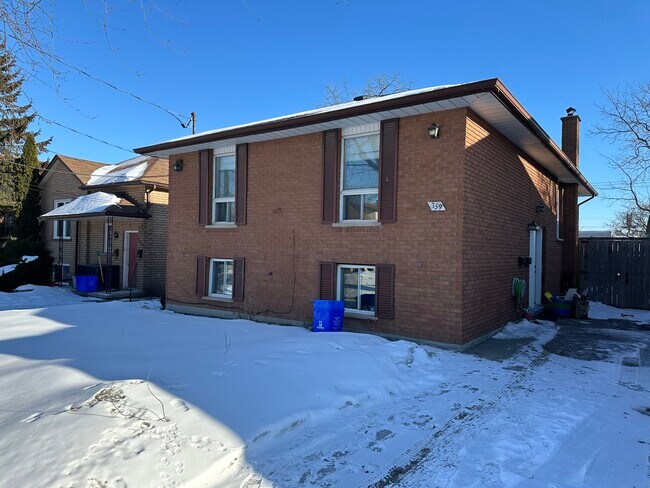359 Buena Vista Ave in Oshawa, ON - Building Photo - Building Photo