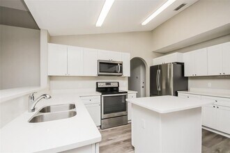 662 Brockton Dr in Kissimmee, FL - Building Photo - Building Photo