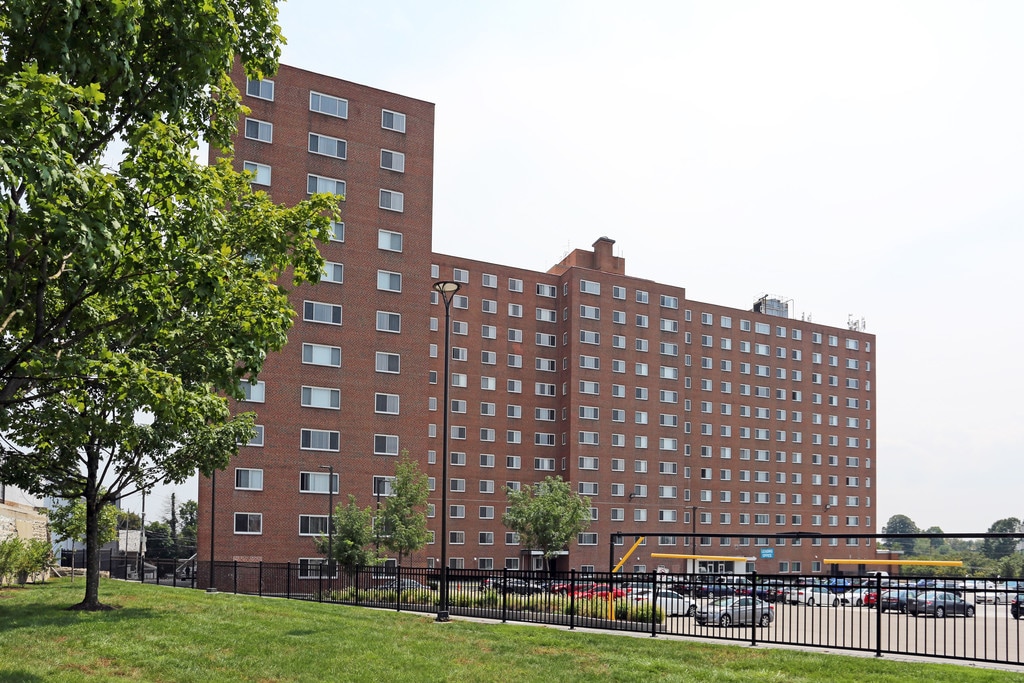 100 York Jenkintown, PA Apartments