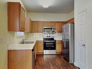 1710 Beeson Park Ln in Kernersville, NC - Foto de edificio - Building Photo