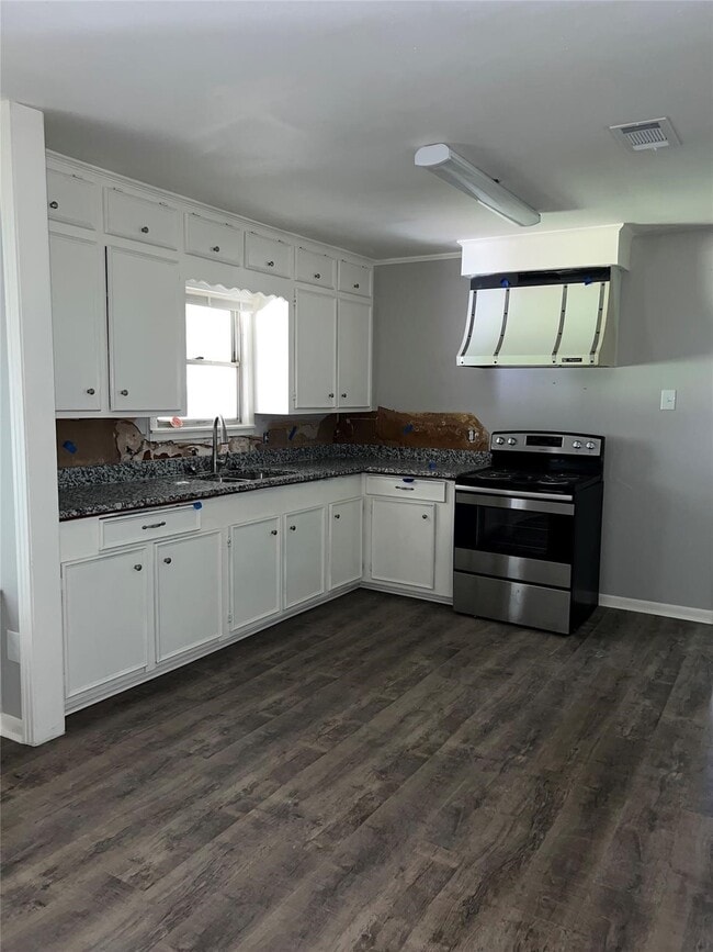 property at 1830 Reese St