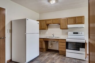 121 Steiner Terrace in Prairie Du Chien, WI - Building Photo - Building Photo