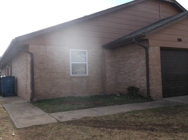 508 Peppertree Ln