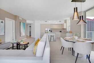 4010 S Ocean Dr in Hollywood, FL - Building Photo - Building Photo
