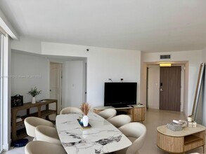 1000 E Island Blvd, Unit 1410 in Aventura, FL - Building Photo - Building Photo