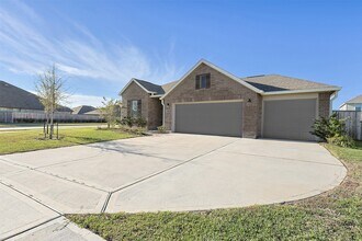9527 Twilight Briar Ln in Baytown, TX - Foto de edificio - Building Photo